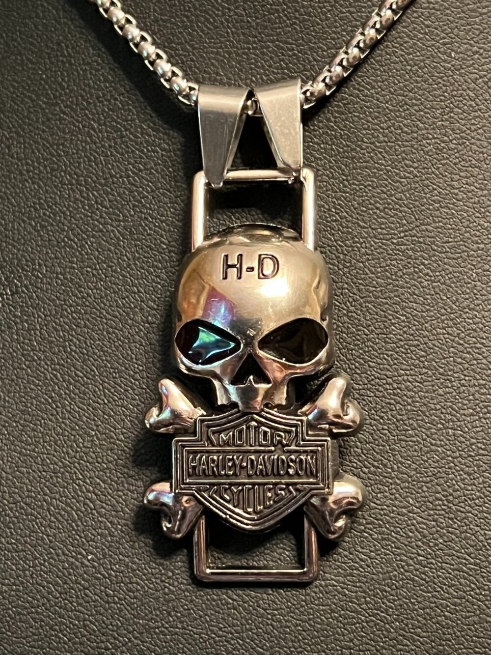 Harley Skull Bar and Shield Pendant Necklace (135)